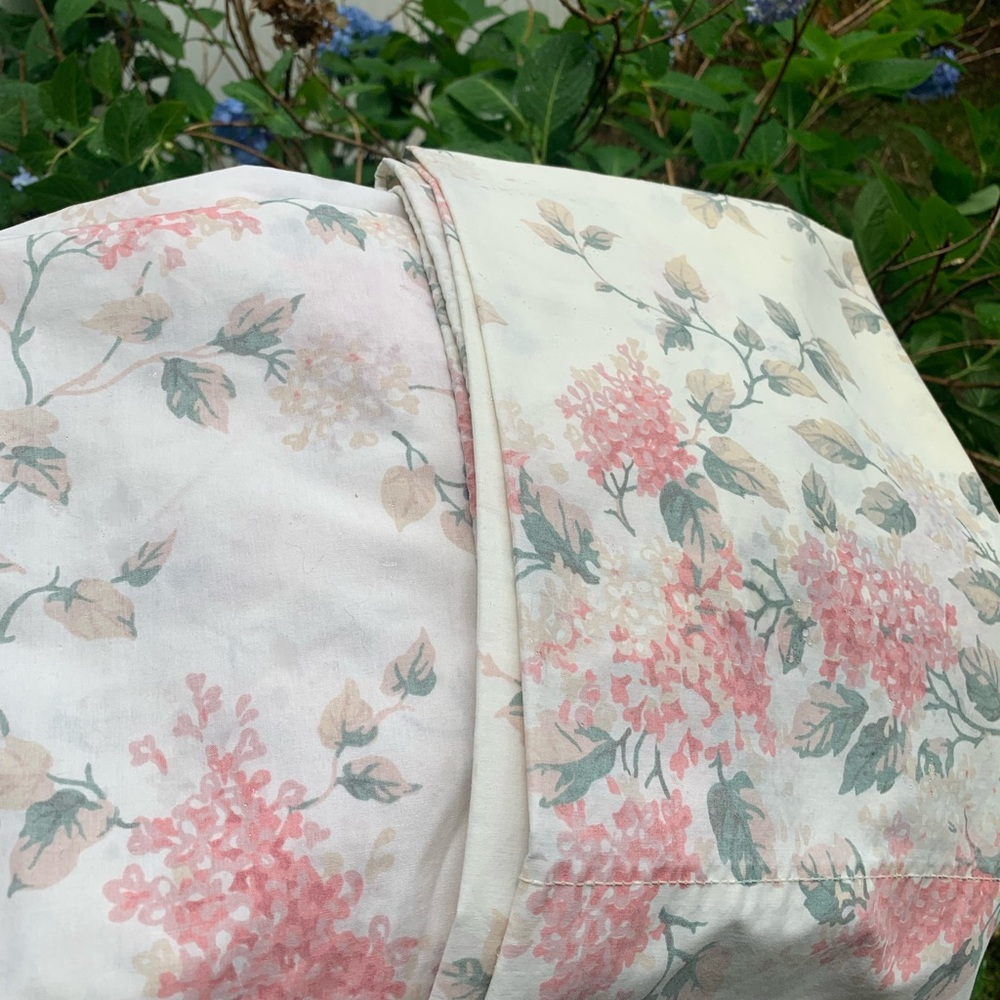 Westpoint Stevens Vintage Floral Full Fitted Sheet and Pillow Case